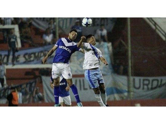 Atlético Tucumán aprovechó las falencias de Vélez y completó el cuadro de semis