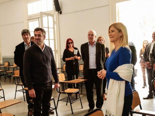 Federico Achával junto a Verónica Magario en la presentaciónd el software de seguimiento para controlar la pandemia del Covid-19.