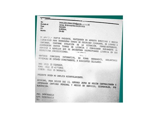 Comunicación interna de Gendarmería donde se pide a los jefes suspender preventivamente licencias y vacaciones en la fuerza.