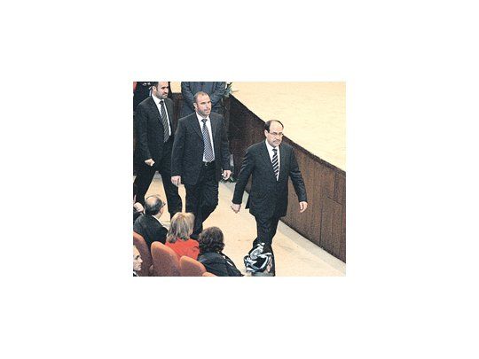 El dirigente chiita Nuri al Maliki seguirá siendo primer ministro de Irak, tras un trabajoso acuerdo logrado ocho meses después de los comicios generales. La presión ejercida por Estados Unidos resultó crucial.