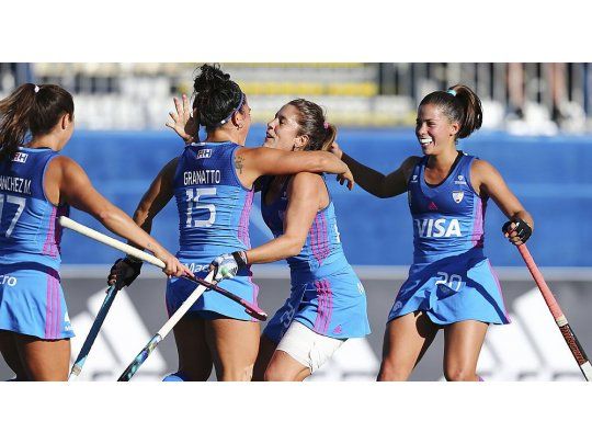 Las Leonas cerraron una etapa cómoda y en cuartos van ante las locales
