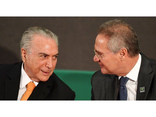 El presidente Michel Temer junto al suspendido titular del Senado Renan Calheiros.
