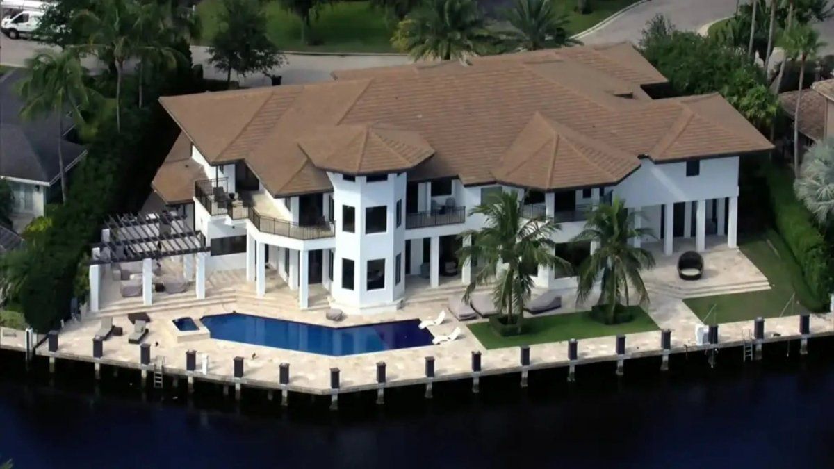 Who will be the famous neighbors of Messi and Antonela Roccuzzo in their mansion in Miami?