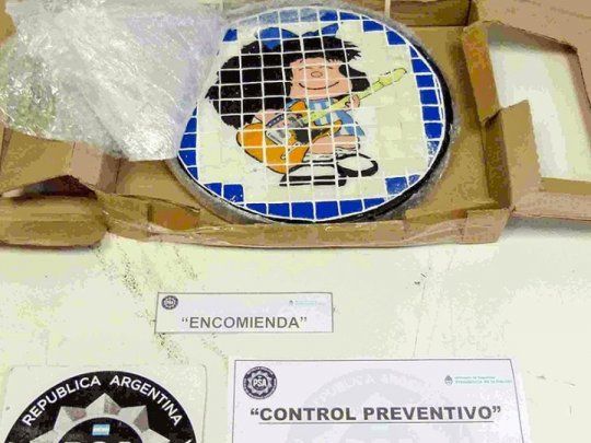 La artesanía contenía&nbsp;314 gramos de cocaína disimulada en el interior de los 100 cubos