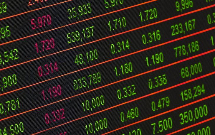 En los mercados asiáticos, el nerviosismo se agravó debido a la advertencia del mayor promotor inmobiliario privado de China, Country Garden Holdings.&nbsp;