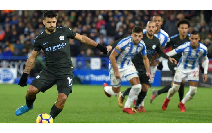 Agüero convirtió su noveno gol en el torneo inglés y quedó a uno de Salah, el máximo anotador de Liverpool.
