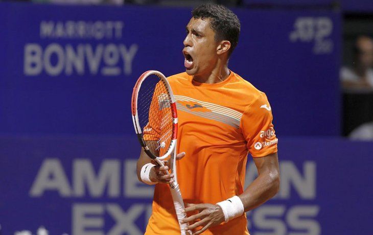 Thiago Monteiro celebra en el Argentina Open.