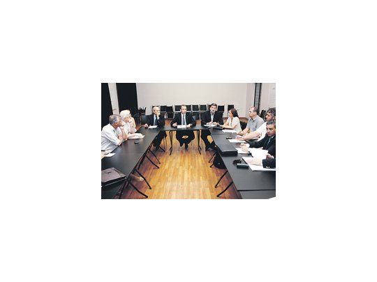 El subsecretario de Lechería de la Nación (centro), Arturo Videla, anunció el programa de inclusión a los operadores lácteos de todo el país.