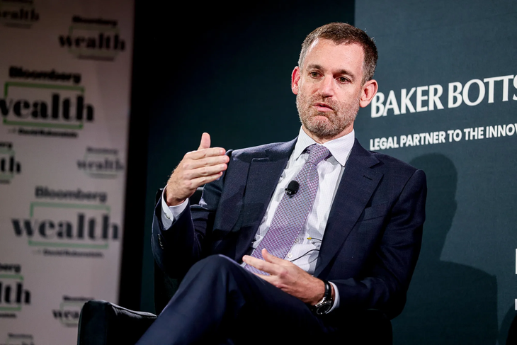 Arnold redefinió el concepto de éxito, convirtiéndose en un referente de la filantropía moderna.