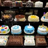 Dos grandes cadenas ofrecen grandes descuentos por tu cumpleaños. Dos grandes cadenas ofrecen grandes descuentos por tu cumpleaños.