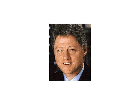 Bill Clinton amasó una fortuna desde que dejó la presidencia.
