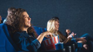 La primera adaptación de la literatura al cine ocurrió en 1896 con Fausto de Goethe. La primera adaptación de la literatura al cine ocurrió en 1896 con Fausto de Goethe.