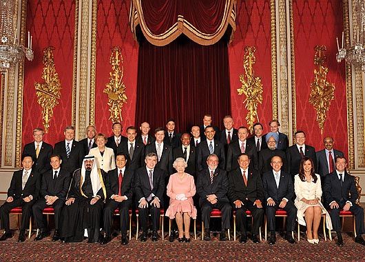 Cristina en la foto con los líderes del G-20 en el Palacio de Buckingham.