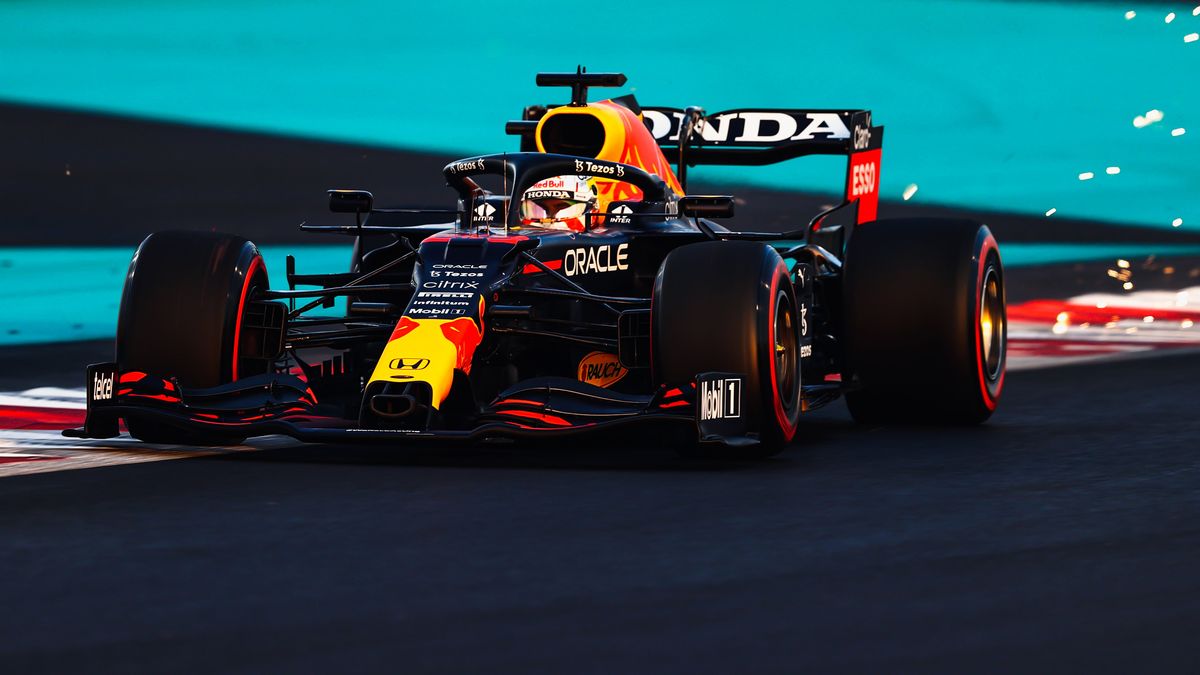 Verstapen takes a light ahead of Hamilton towards the Formula 1 title