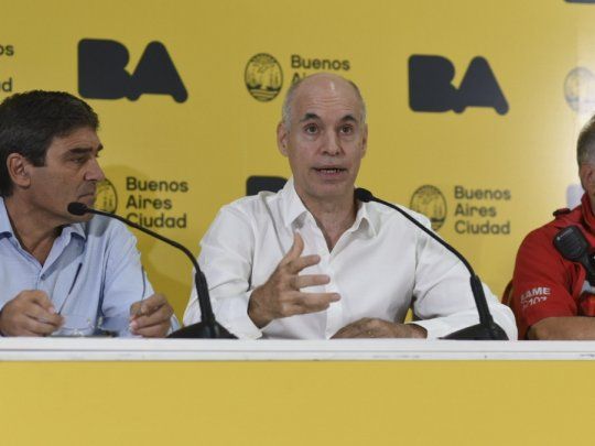 Fernán Quirós, Horacio Rodríguez Larreta y Alberto Crescenti en conferencia.