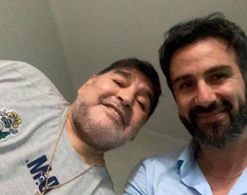 Leopoldo Luque junto a Diego Maradona.