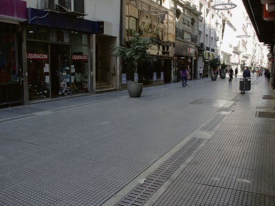 Fantasmal. Hoy en el centro de la Ciudad de Buenos Aires hay muy poco movimiento por falta de oficinistas y turistas.