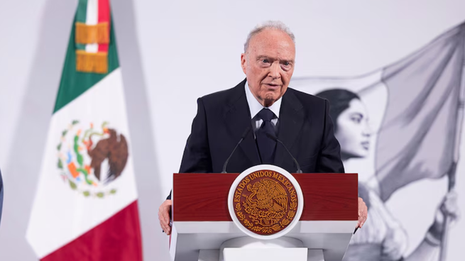 Alejandro Gertz Manero renuncia a la FGR y el Senado abre una terna de aspirantes.