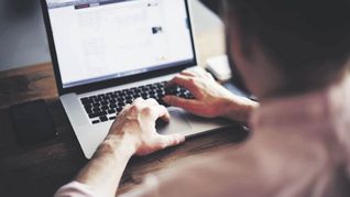 El Gobierno francés impondrá multas a empresas que no trabajen a distancia