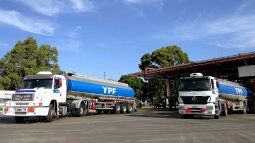La Secretaría de Energía aprobó las nuevas tarifas máximas que YPF podrá aplicar en el transporte de hidrocarburos por sus oleoductos y poliductos. La Secretaría de Energía aprobó las nuevas tarifas máximas que YPF podrá aplicar en el transporte de hidrocarburos por sus oleoductos y poliductos.