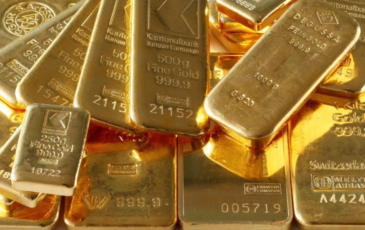 el oro anoto su mayor suba semanal en un mes y cerro en maximos desde junio