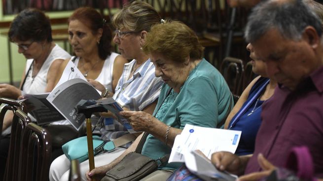 El Gobierno mete motosierra sobre los bonos de refuerzo para las jubilaciones mínimas.