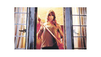 Sharni Vinson casi les roba la película a los villanos de “Cacería macabra”, mezcla de gore, suspenso y, sobre todo, un negrísimo sentido del humor como para hacer las delicias de los amantes del género.