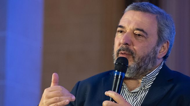 El 49% de los montevideanos aprueba la gestión general de Bergara en su primera encuesta.