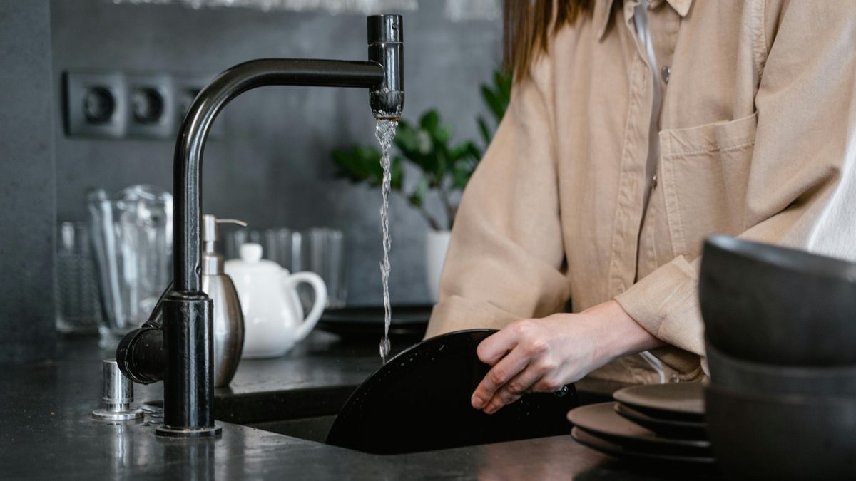 The million-dollar invention that makes it cheaper and easier to wash dishes: it is not the dishwasher