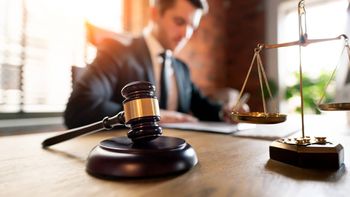 la importancia de defender a los abogados