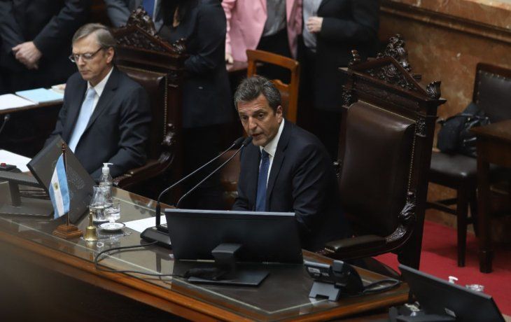 los mercados esperan medidas de massa para controlar el gasto publico