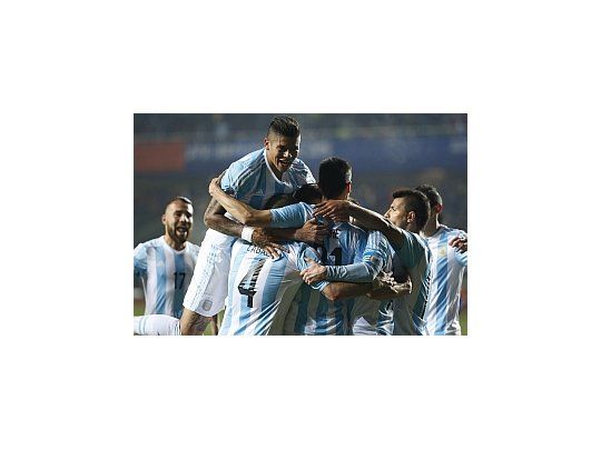 Argentina se mantiene en lo más alto del ranking FIFA