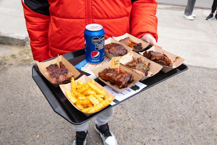 El menú completo habitual se mantiene para quienes deseen otras opciones. El menú completo habitual se mantiene para quienes deseen otras opciones.