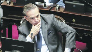 desregulan trabas hacia papel prensa