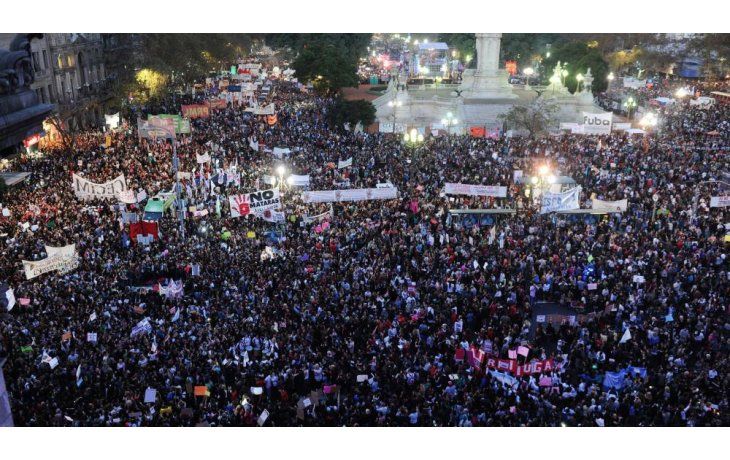 Las argentinas van al primer paro internacional de mujeres en reclamo de sus derechos