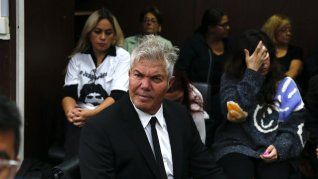 El abogado Fernando Burlando pidió la detención de Nelsa Marilyn Pérez, empleada administrativa de Medidom, por falso testimonio en el juicio por la muerte de Diego Maradona. El abogado Fernando Burlando pidió la detención de Nelsa Marilyn Pérez, empleada administrativa de Medidom, por falso testimonio en el juicio por la muerte de Diego Maradona.