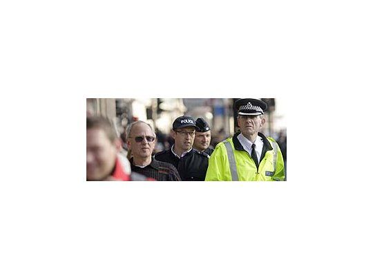 Londres: la Policía usará un dispositivo para tomar huellas dactilares en la calle