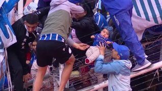 mendoza: balas de goma, gases y ninos evacuados en godoy cruz-belgrano