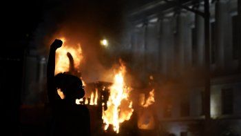 Los &aacute;nimos se caldearon en las protestas en Kenosha, Wisconsin, con el anuncio del despliegue de la Guardia Nacional.