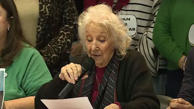 La titular de Abuelas de Plaza de Mayo, Estela de Carlotto, dio a conocer la restitución de un nuevo nieto. 