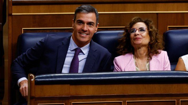 María Jesús Montero es la vicepresidenta primera del Gobierno de España desde diciembre de 2023 y ministra de Hacienda desde junio de 2018.