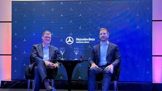 Los CEOs globales de Daimler Buses, Till Oberwörder (izquierda), y de Mercedes-Benz Trucks, Achim Puchert (derecha), dialogaron con medios argentinos en el marco de la inauguración de la planta de Zárate. Los CEOs globales de Daimler Buses, Till Oberwörder (izquierda), y de Mercedes-Benz Trucks, Achim Puchert (derecha), dialogaron con medios argentinos en el marco de la inauguración de la planta de Zárate.