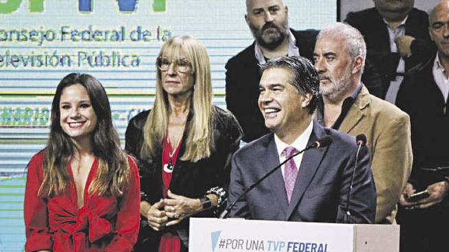 agenda. El gobernador Jorge Capitanich, ayer durante la apertura del Primer Plenario Anual del Consejo Federal de la Televisión Pública, en Chaco. El mandatario fijó las PASO para el 18 de junio y las generales para el 17-S.