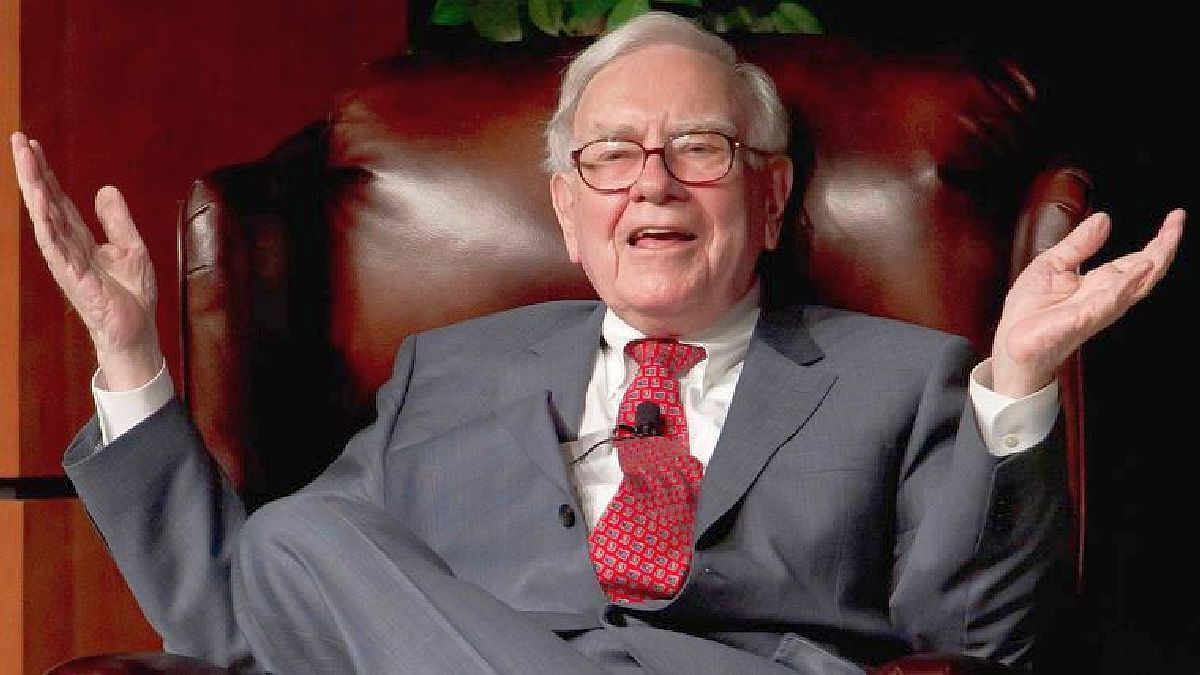 Why Warren Buffett sold his shares on Wall Street and kept the dollars