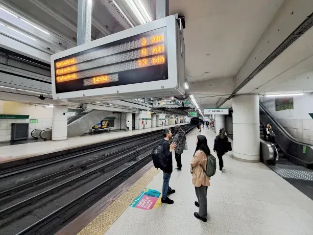 The renovation work on subway line D stations continues. The renovation work on subway line D stations continues.