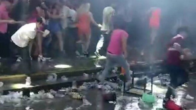 Grupo de jóvenes se trenzaron a golpes en una fiesta en Tucumán