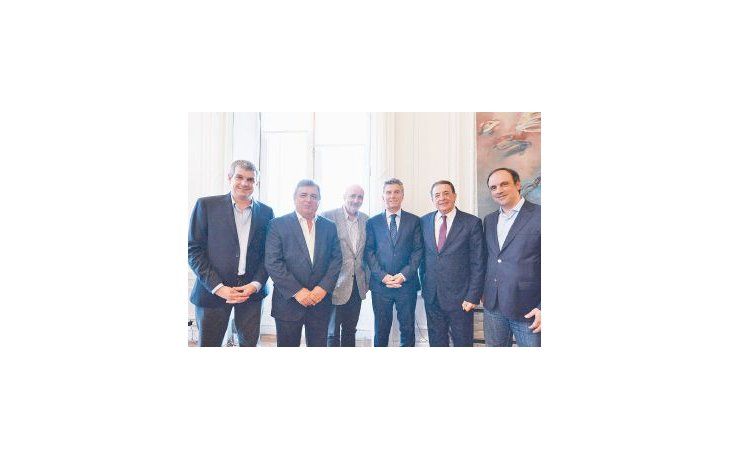 Marcos Peña, Mario Negri, Jesús Rodríguez, Mauricio Macri, Luis Ayala y José Corral.