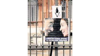 ámbito.com | Mensajes, fotos y flores inundaron ayer la Casa Rosada en recuerdo del ex presidente.