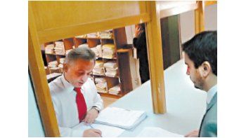 El fiscal de Estado de Chubut, Diego Martínez Zapata, presentó ante el juez federal Hugo Sastre un recurso de amparo para frenar la suba en las tarifas del gas en esa provincia.