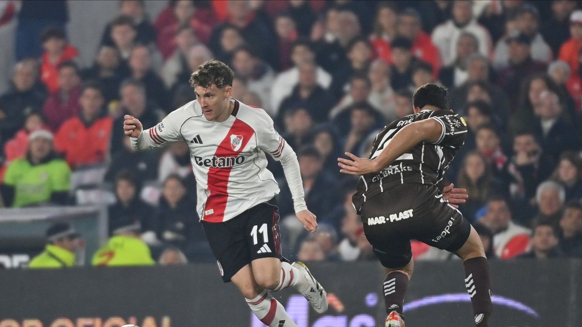 Without brightness but with forcefulness, River beat Platense at the start of the Clausura Tournament